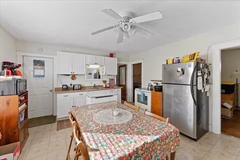 49 Beverly St, Chicopee, MA 01013 photo 28