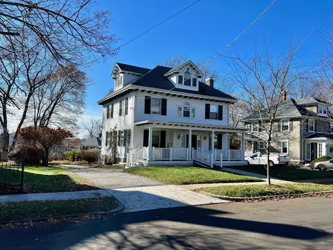 27 Lakeview Ave, Haverhill, MA 01830