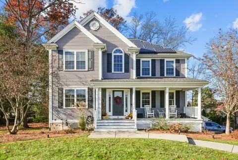 11 Brigham Hl, Attleboro, MA 02703