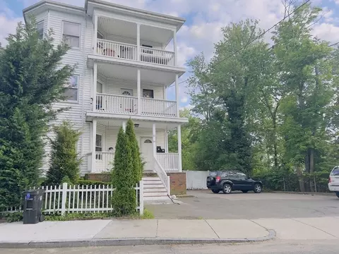 312 Spring St, Brockton, MA 02301
