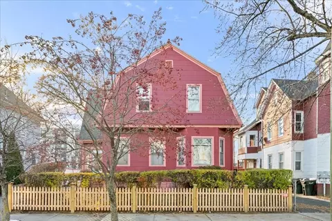 54 Dawes St, Springfield, MA 01109