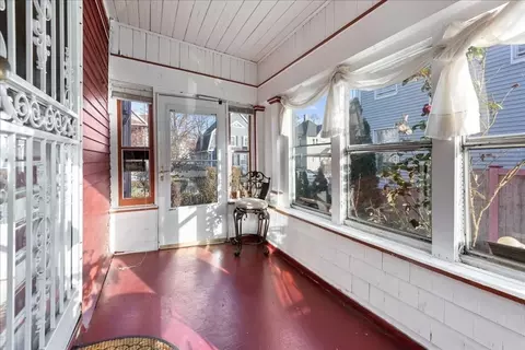 54 Dawes St, Springfield, MA 01109 photo 5