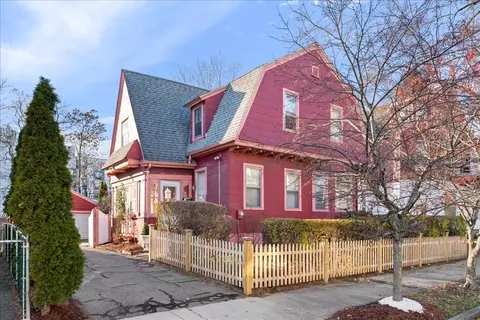 54 Dawes St, Springfield, MA 01109 photo 2