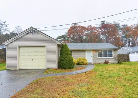 14 Pine Tree Dr, Middleboro, MA 02346