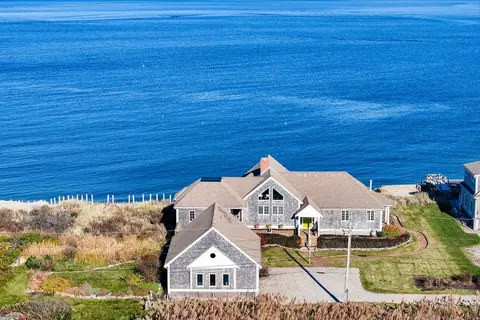 5 Bay Beach Ln, Sandwich, MA 02563