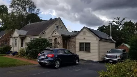 51 Birch St, Stoughton, MA 02072