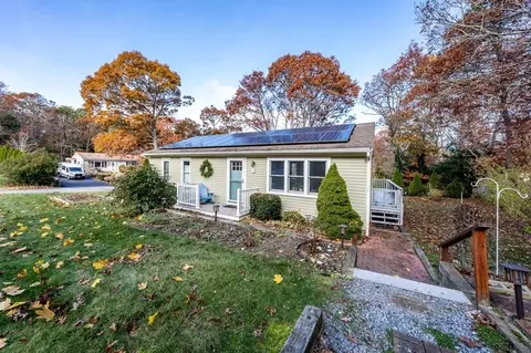 4 Oregon Rd, Mashpee, MA 02649 photo 3