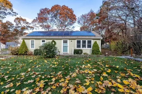 4 Oregon Rd, Mashpee, MA 02649 photo 2