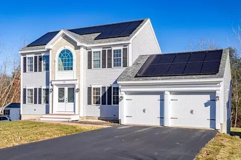 23 Keeneland Cir, Leominster, MA 01453