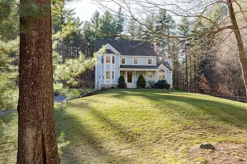 88 Hartwell Ave, Littleton, MA 01460