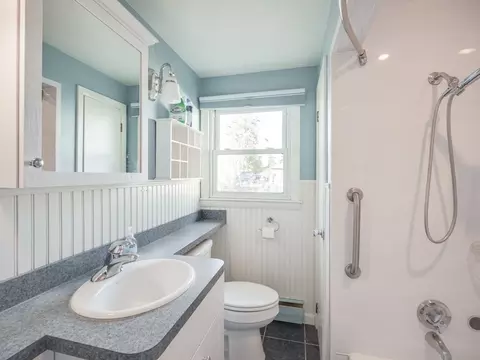 16 3rd Ave, Lowell, MA 01854 photo 9