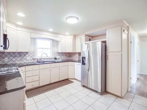 16 3rd Ave, Lowell, MA 01854 photo 5