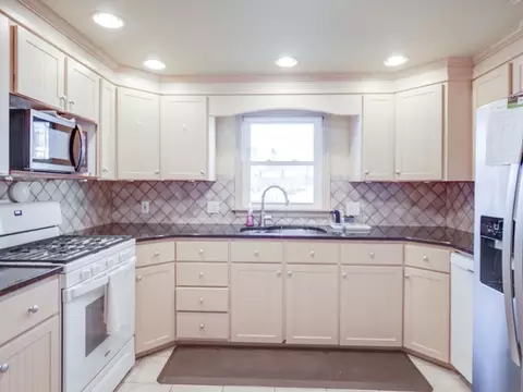 16 3rd Ave, Lowell, MA 01854 photo 3