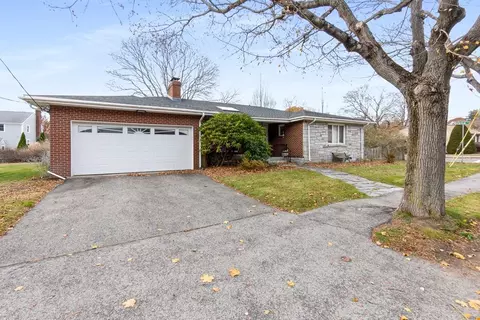 8 Eisenhower Ave, Beverly, MA 01915 photo 3