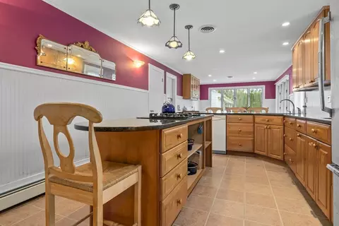 8 Eisenhower Ave, Beverly, MA 01915 photo 18