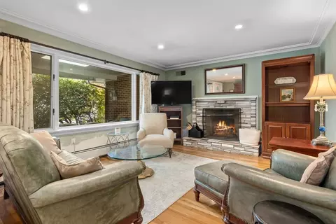 8 Eisenhower Ave, Beverly, MA 01915 photo 7