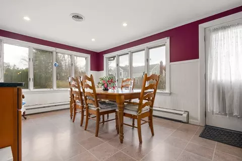 8 Eisenhower Ave, Beverly, MA 01915 photo 12