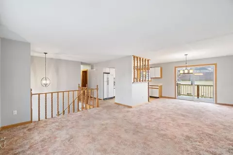 11 Dundee St, Fall River, MA 02721 photo 5
