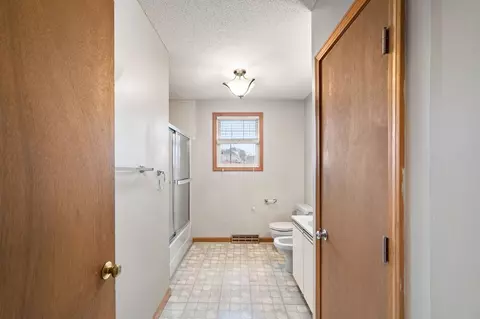 11 Dundee St, Fall River, MA 02721 photo 17