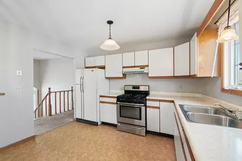 11 Dundee St, Fall River, MA 02721 photo 7