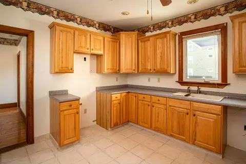 314 Cory St, Fall River, MA 02720 photo 5