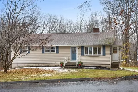 911 Stafford St, Rochdale, MA 01542