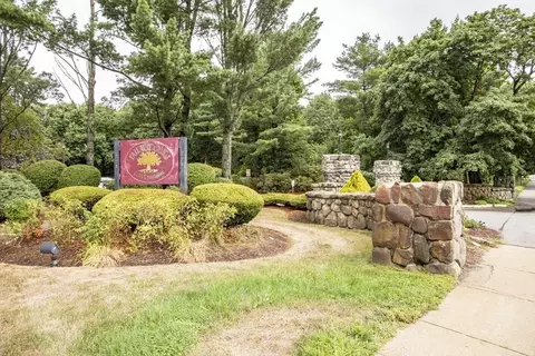 221 Oak St #10-33, Brockton, MA 02301