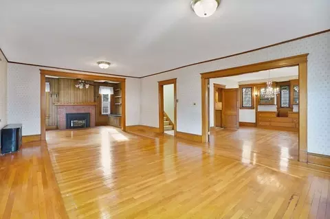 6 Carlos St, Springfield, MA 01104 photo 4