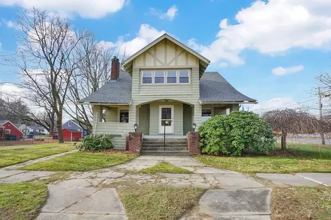 6 Carlos St, Springfield, MA 01104