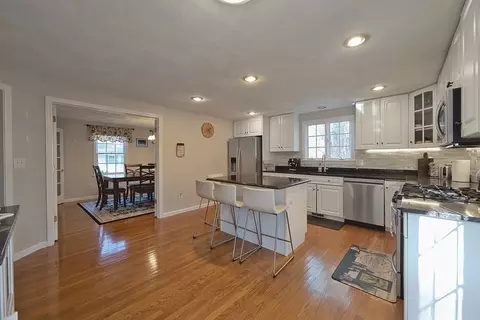 5 Old Mill Ln, Reading, MA 01867 photo 6