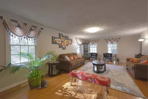 5 Old Mill Ln, Reading, MA 01867 photo 9