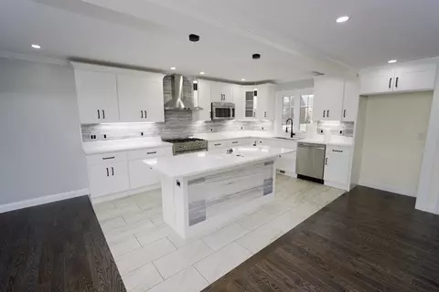 12 Connell St, Quincy, MA 02169