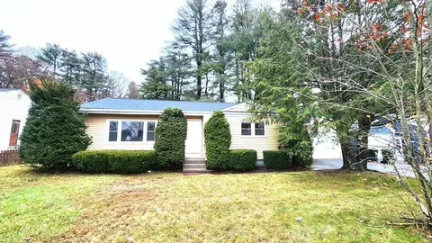 13 Newland Ave, Bellingham, MA 02019