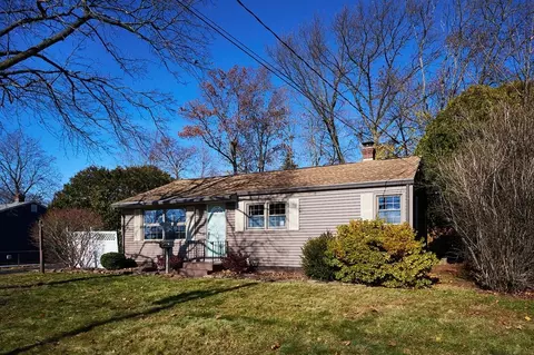 135 Sheehan Dr, Holyoke, MA 01040