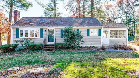 60 North St, Wilmington, MA 01887