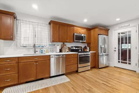 35 Gledhill Ave, Everett, MA 02149 photo 6