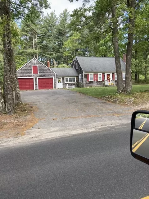 37 Lake St, Pembroke, MA 02359