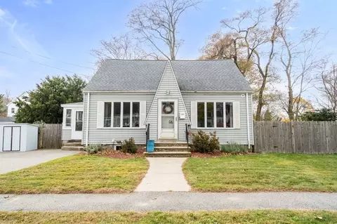8 Kingdom Ter, Peabody, MA 01960