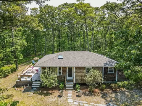 19 Speed Andrews Way, Tisbury, MA 02568