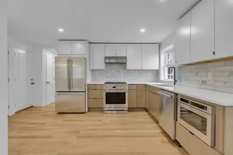 880 E 2nd St #3, Boston, MA 02127