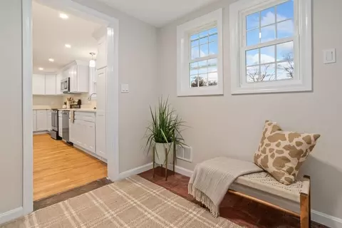 4 Sylvan St, Saugus, MA 01906 photo 8