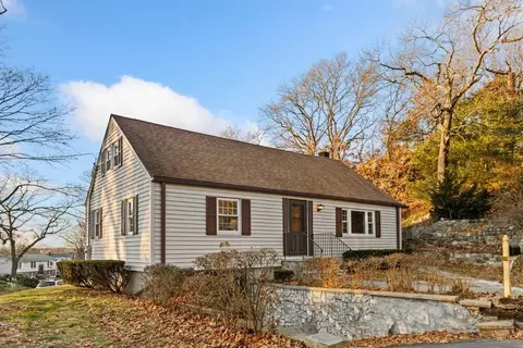 4 Sylvan St, Saugus, MA 01906 photo 2