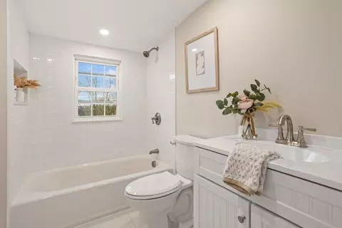 4 Sylvan St, Saugus, MA 01906 photo 16