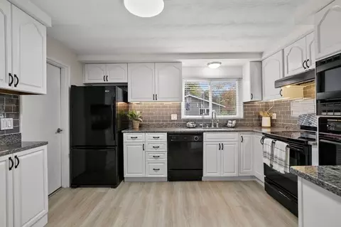 26 Doris Rd, Framingham, MA 01701 photo 3