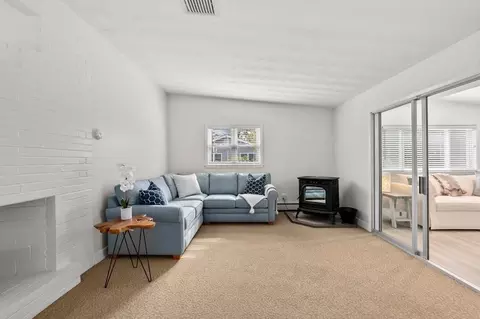 26 Doris Rd, Framingham, MA 01701 photo 6