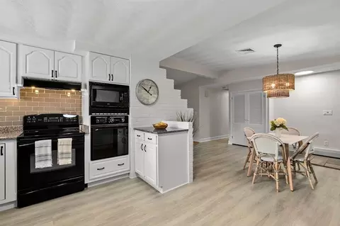 26 Doris Rd, Framingham, MA 01701 photo 4