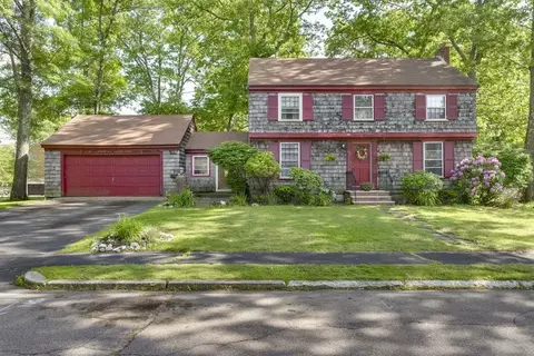 61 Veronica Ln, Weymouth, MA 02189