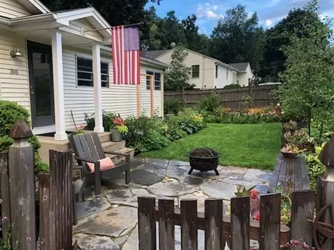 34 Topsfield Cir, Shrewsbury, MA 01545