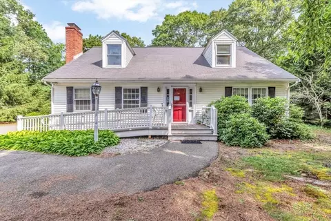 4 Edgerton Dr, Falmouth, MA 02555