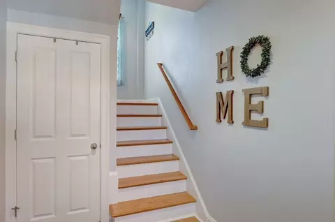 100 Central St #6, Ipswich, MA 01938